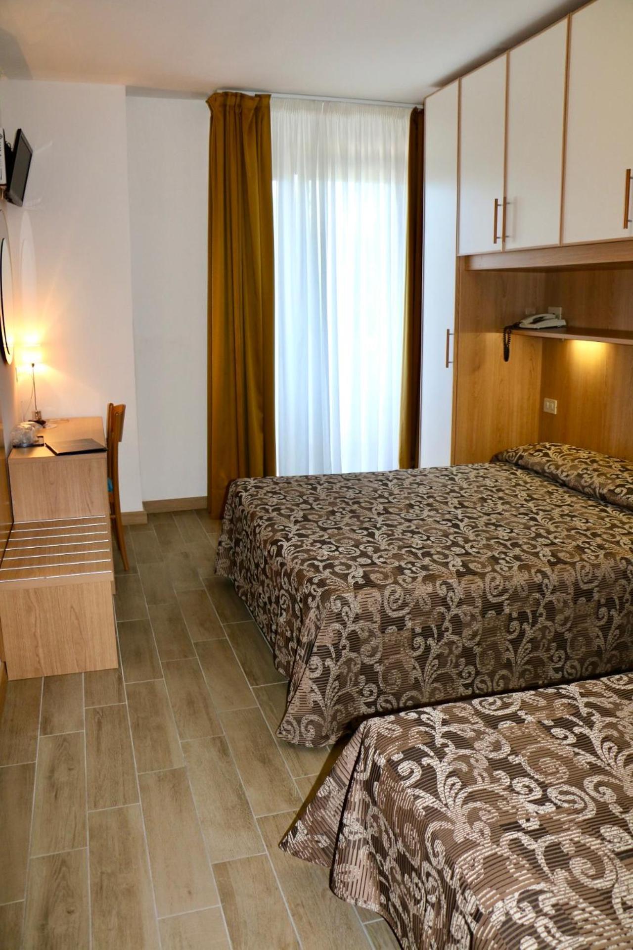 Hotel Bellevue Lignano Sabbiadoro Exterior photo