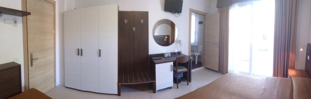 Hotel Bellevue Lignano Sabbiadoro Exterior photo