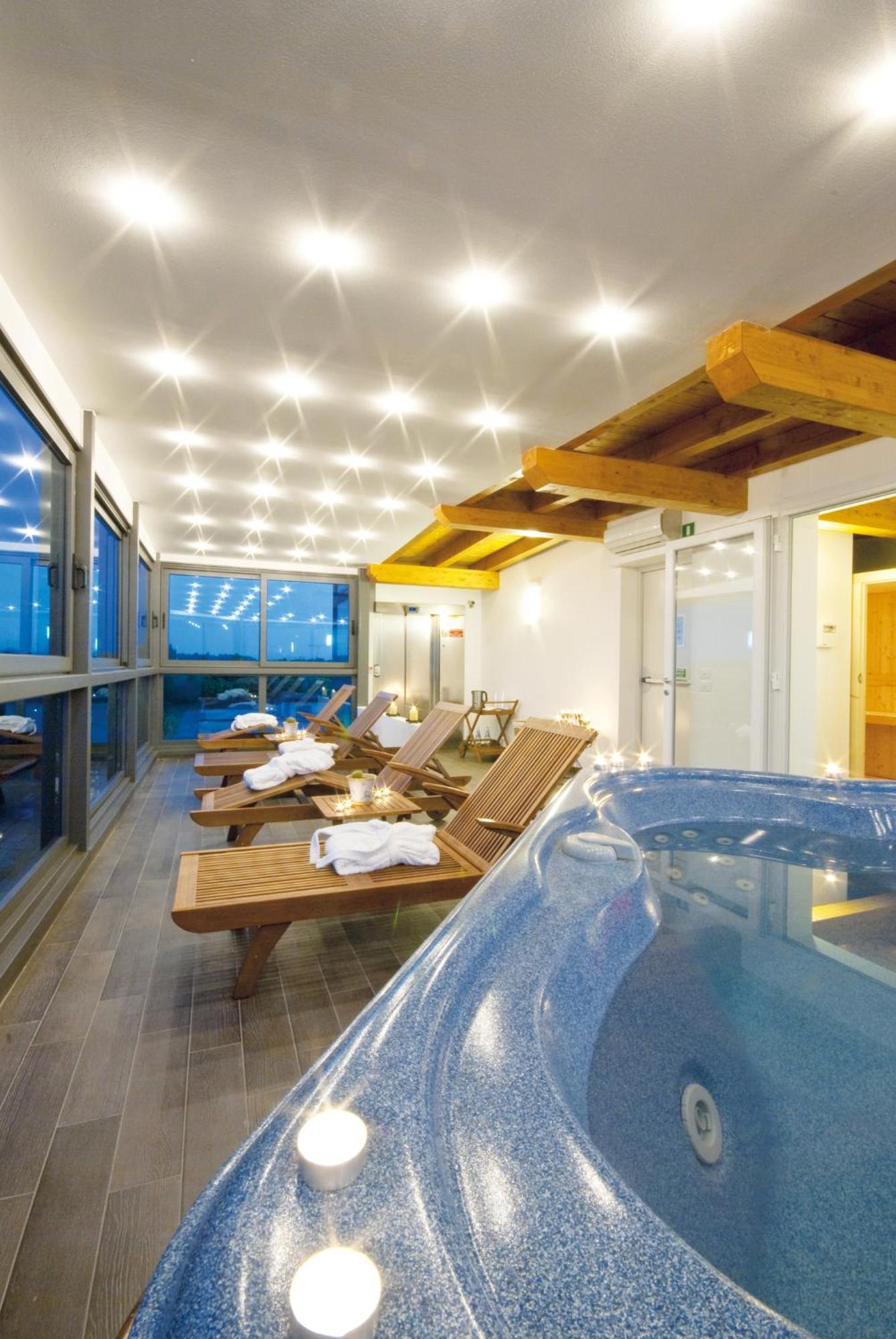 Hotel Bellevue Lignano Sabbiadoro Exterior photo