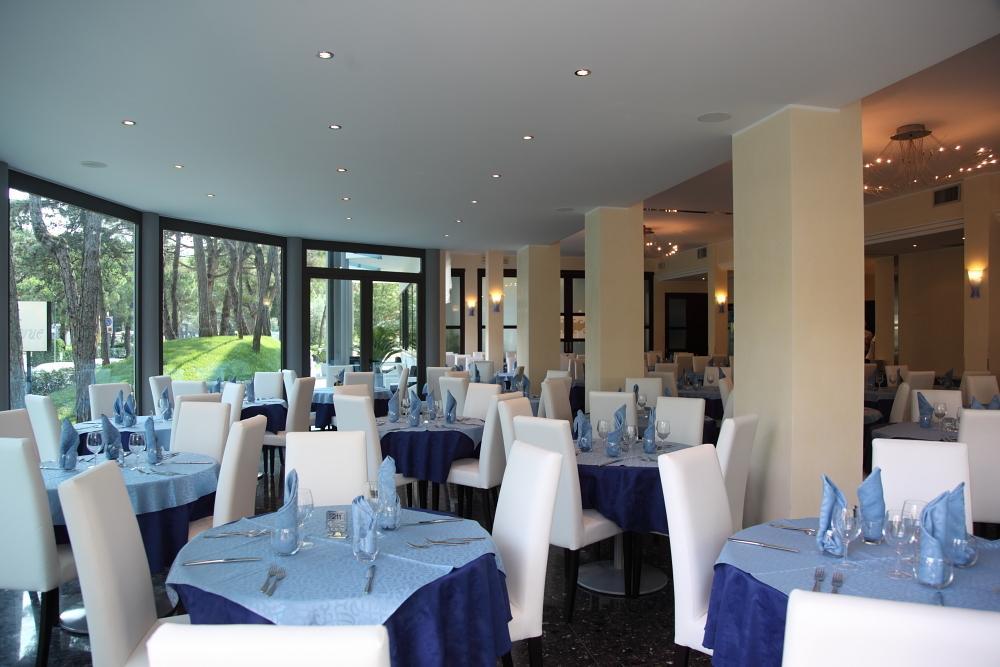 Hotel Bellevue Lignano Sabbiadoro Exterior photo
