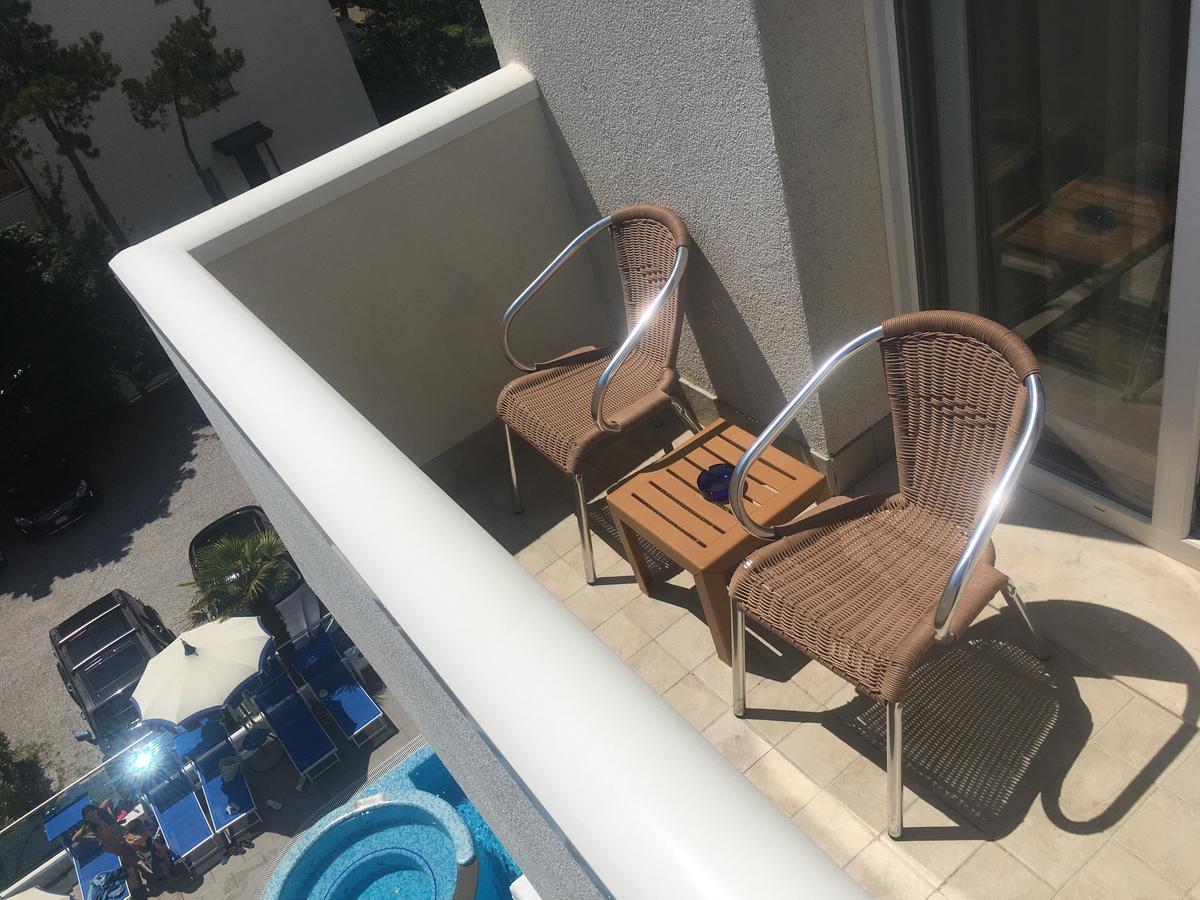 Hotel Bellevue Lignano Sabbiadoro Exterior photo