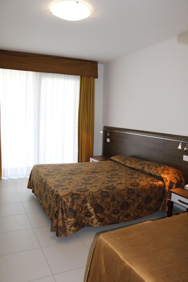 Hotel Bellevue Lignano Sabbiadoro Exterior photo