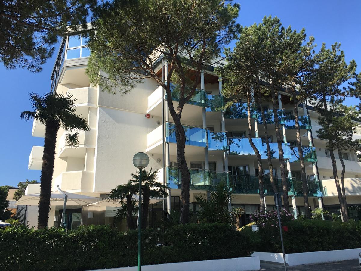 Hotel Bellevue Lignano Sabbiadoro Exterior photo