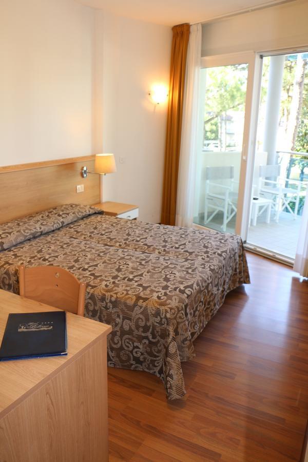 Hotel Bellevue Lignano Sabbiadoro Exterior photo