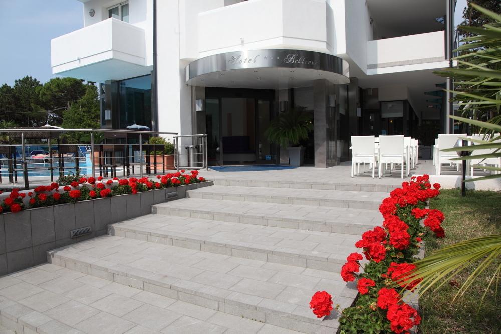 Hotel Bellevue Lignano Sabbiadoro Exterior photo